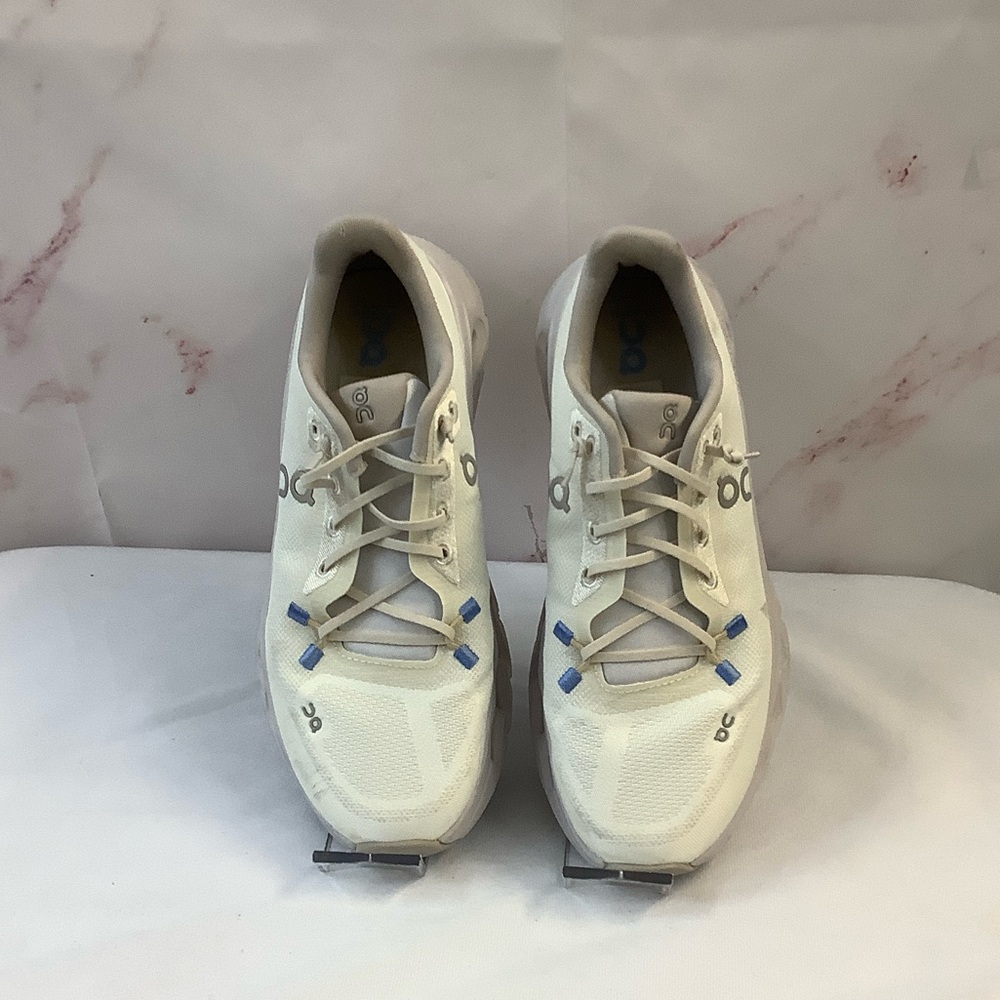 GUC On Clouds Cream Women's Sneakers with Blue Details Size 7.5
